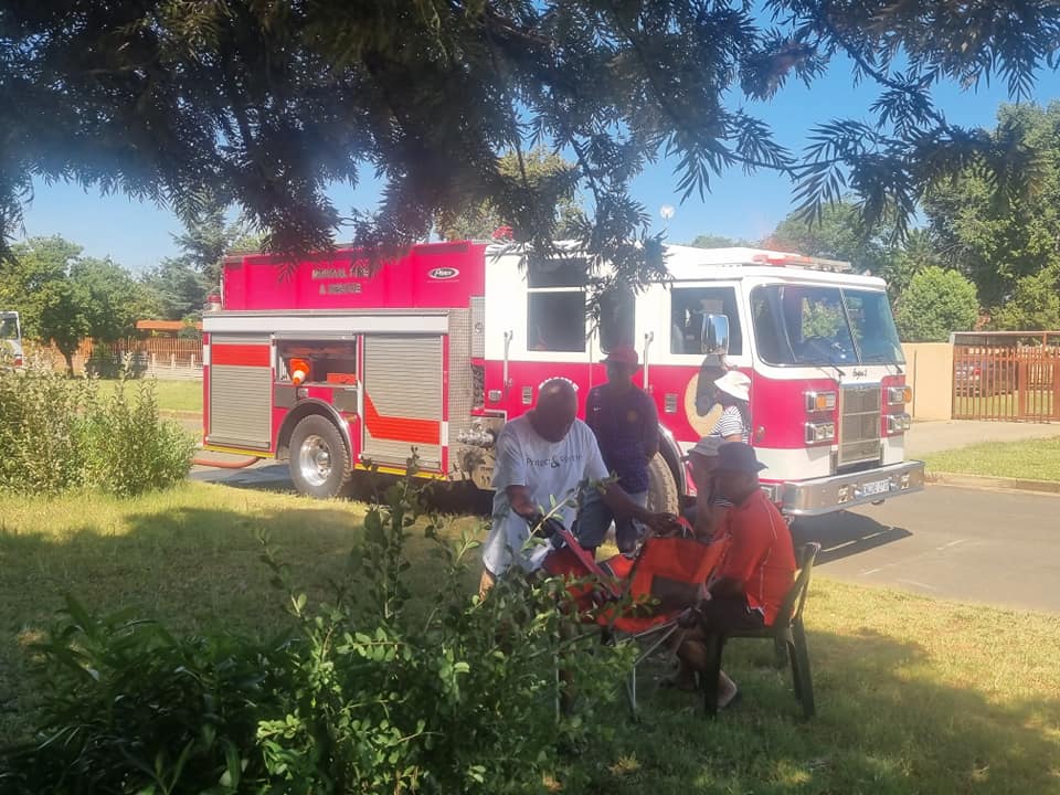 Midvaal Fire Brigade helping Emfuleni Community