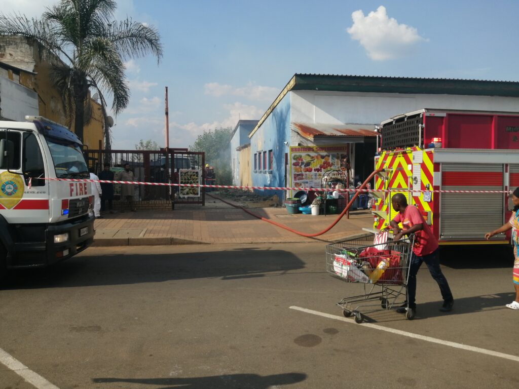 Fire breaks out behind Meyerton shops, suspected involvement of Nyaope boys