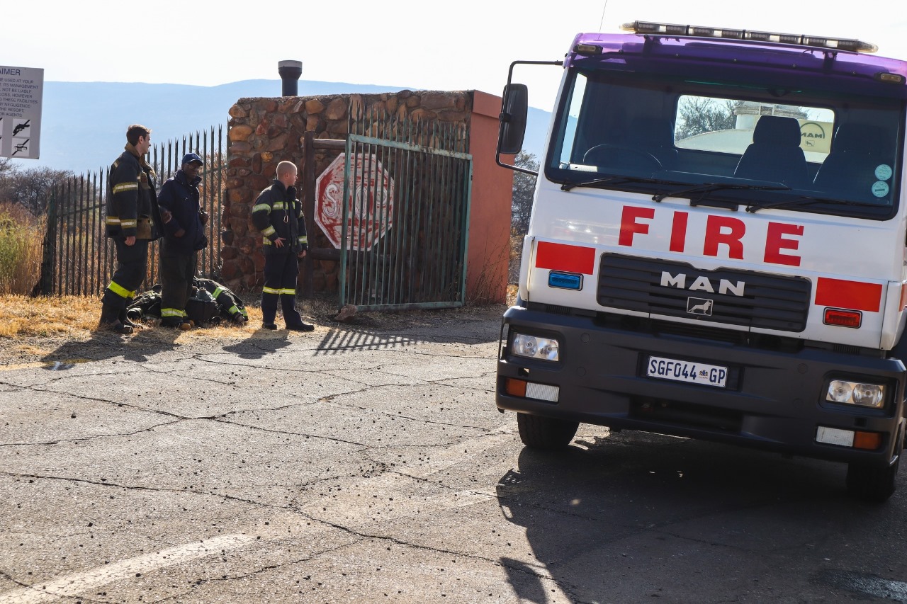 MIDVAAL INTERVENES IN SUIKERBOS VELD FIRE PREVENTING LOSS OF LIFE AND FURTHER DAMAGE MIDVAAL INTERVENES IN SUIKERBOS VELD FIRE PREVENTING LOSS OF LIFE AND FURTHER DAMAGE